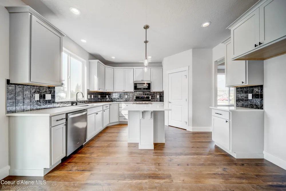 8986 BEDWELL STREET Rathdrum, ID 83858