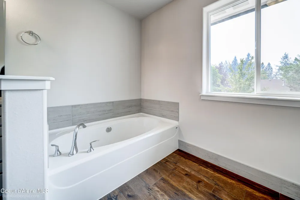 8986 BEDWELL STREET Rathdrum, ID 83858