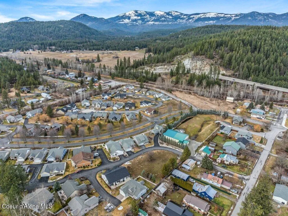 407 Becker Lane Dover, ID 83825