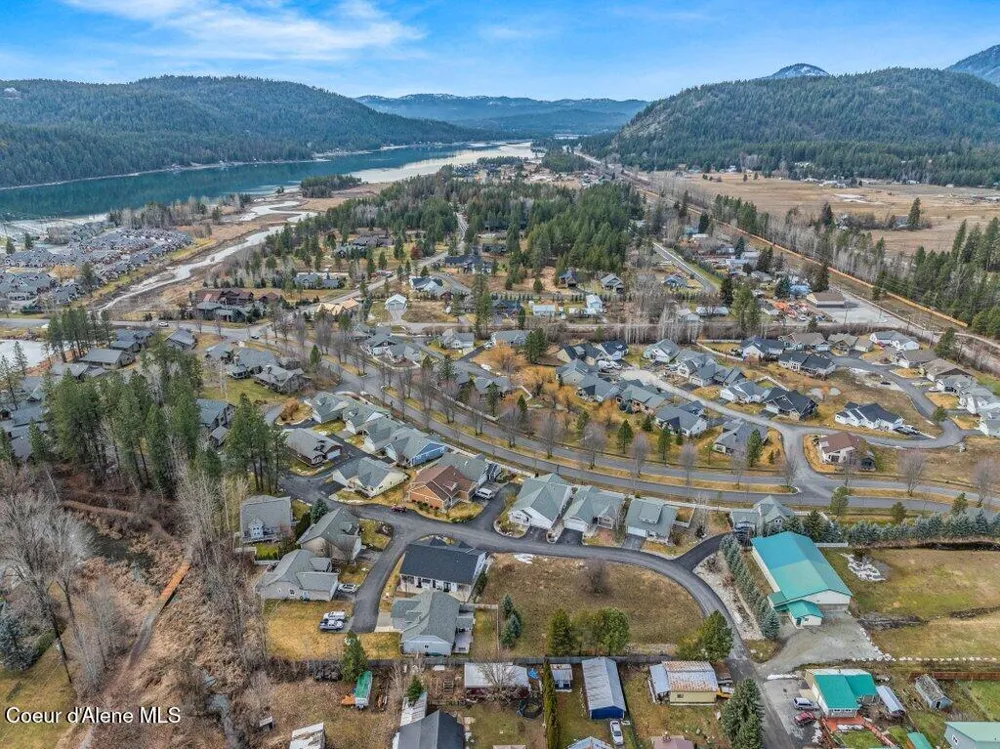 407 Becker Lane Dover, ID 83825