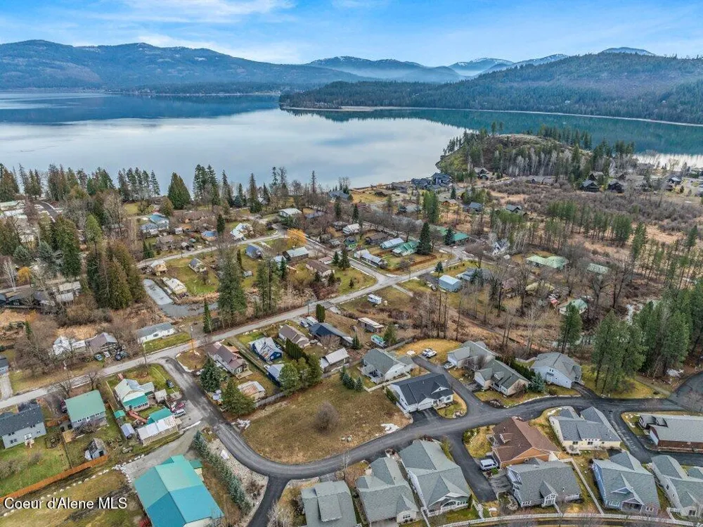 407 Becker Lane Dover, ID 83825