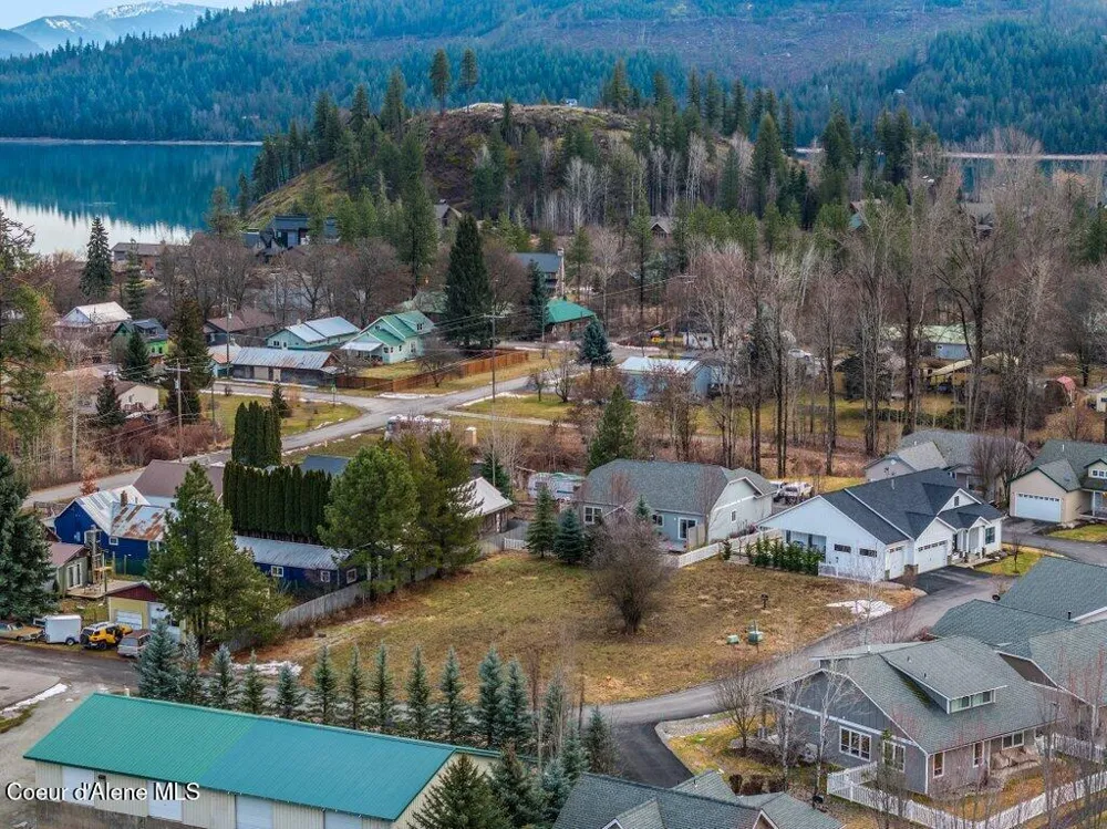 407 Becker Lane Dover, ID 83825