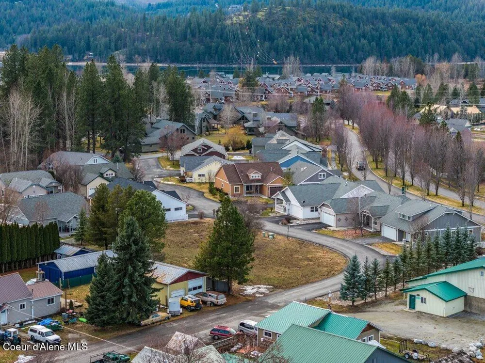 407 Becker Lane Dover, ID 83825