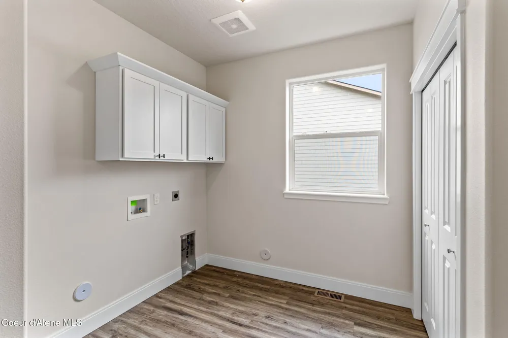 8975 BEDWELL STREET Rathdrum, ID 83858