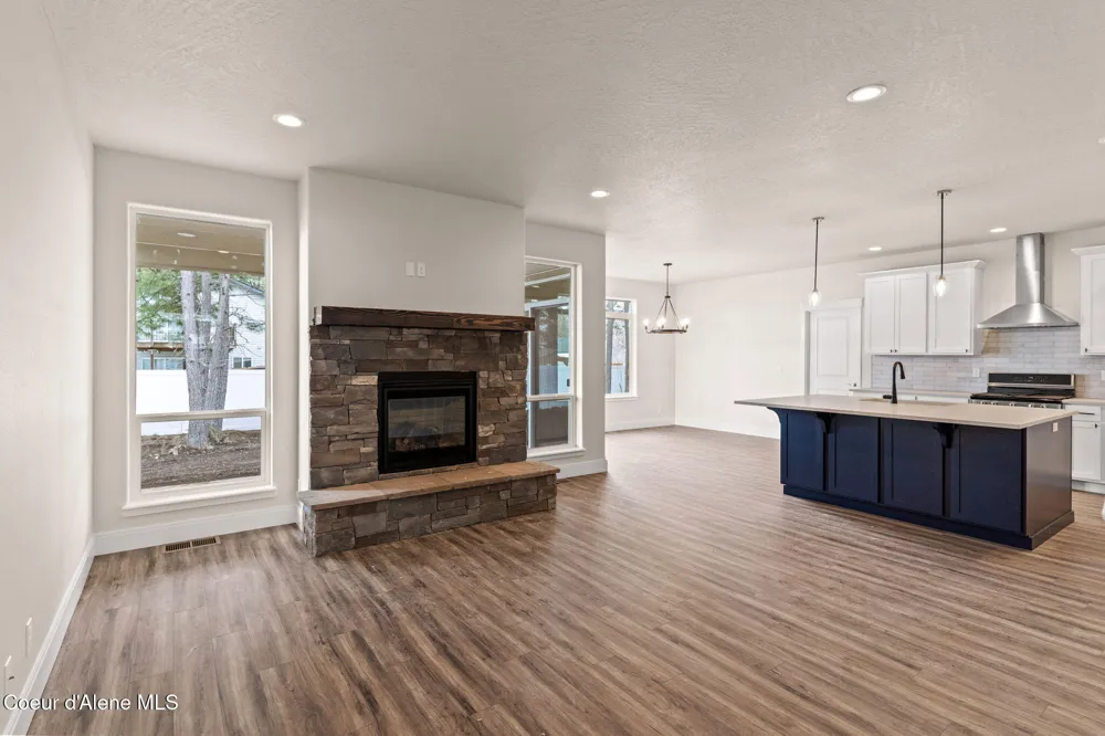 8975 BEDWELL STREET Rathdrum, ID 83858