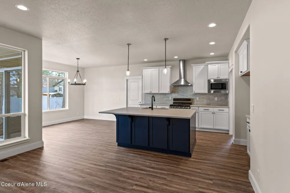 8975 BEDWELL STREET Rathdrum, ID 83858
