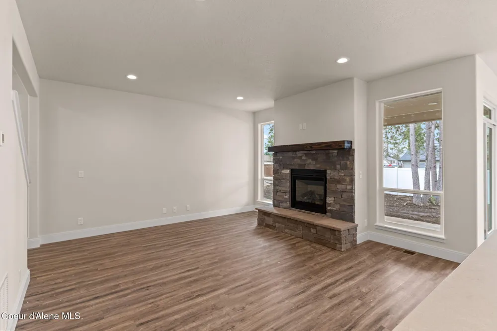 8975 BEDWELL STREET Rathdrum, ID 83858