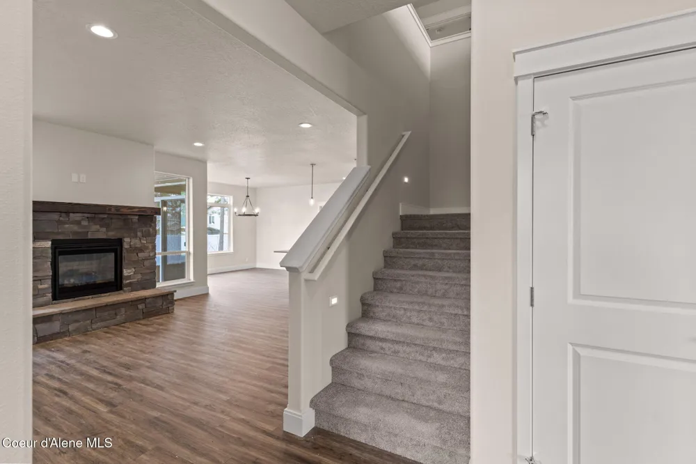 8975 BEDWELL STREET Rathdrum, ID 83858