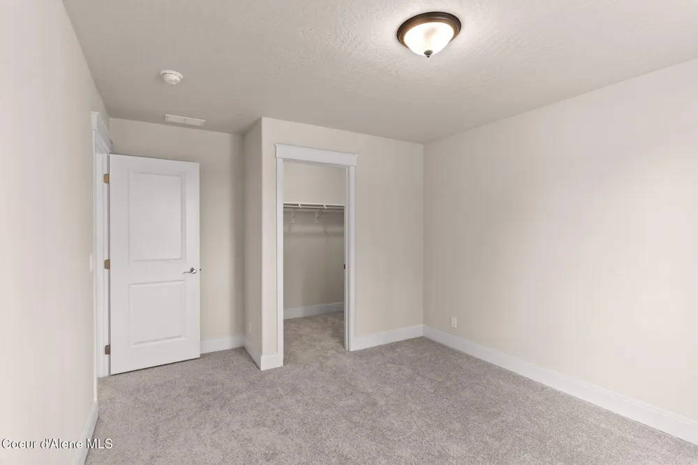 8975 BEDWELL STREET Rathdrum, ID 83858