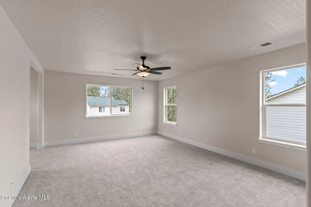 8975 BEDWELL STREET Rathdrum, ID 83858