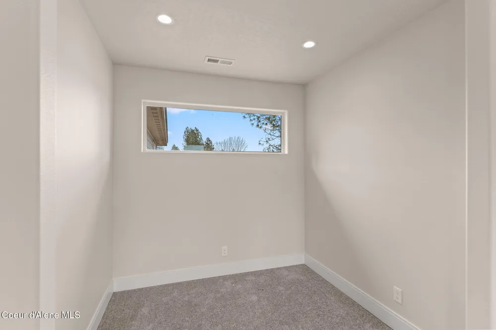 8975 BEDWELL STREET Rathdrum, ID 83858