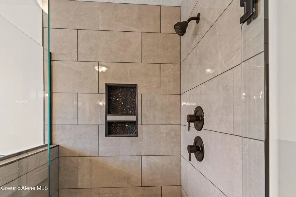8975 BEDWELL STREET Rathdrum, ID 83858