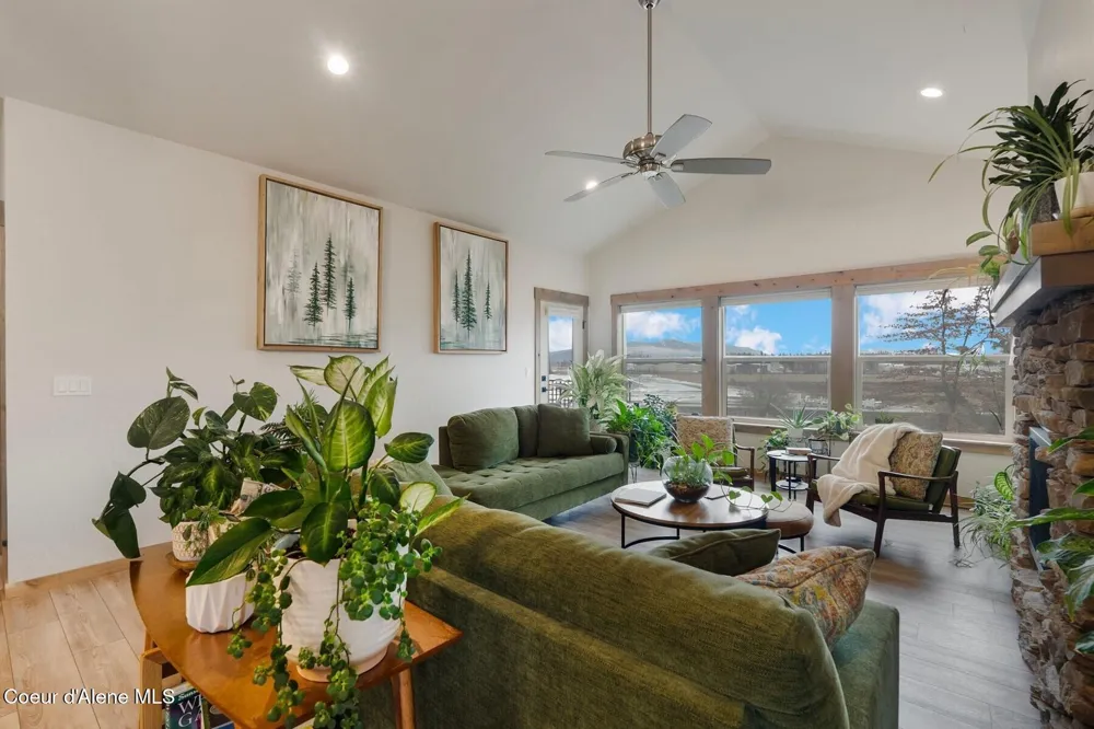 3212 Goodman Drive Sandpoint, ID 83864