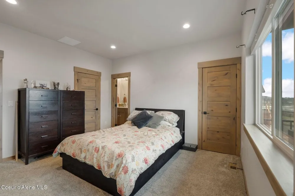3212 Goodman Drive Sandpoint, ID 83864