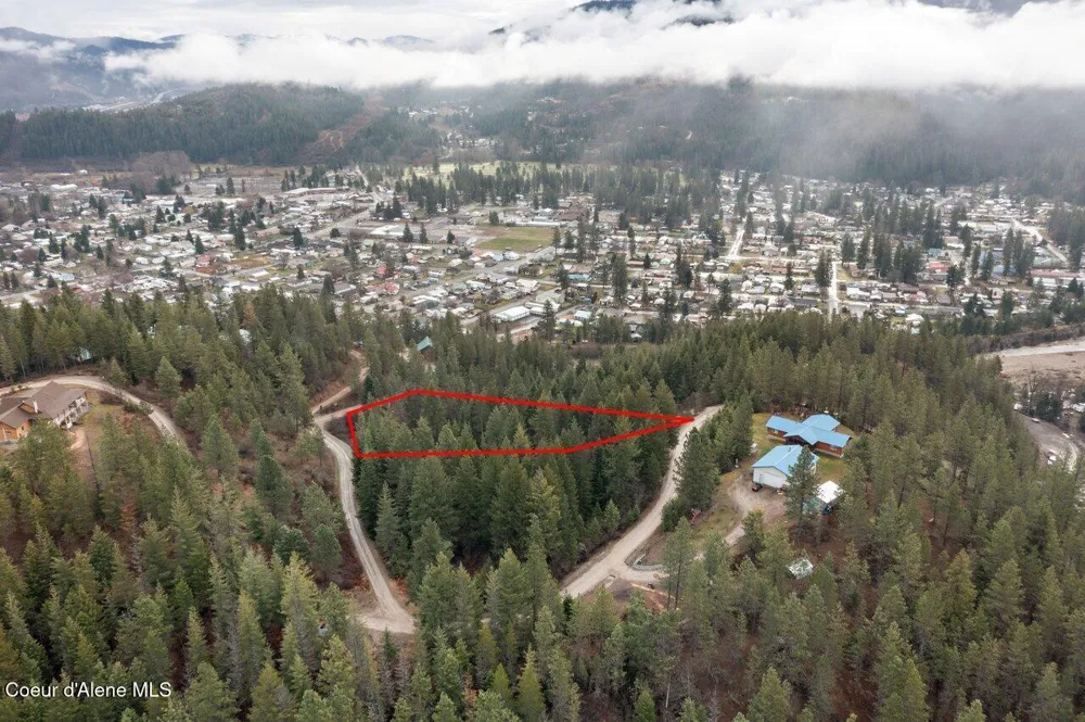 754 Paradise Lane Pinehurst, ID 83850