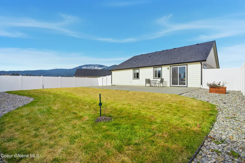 16161 Hadley Loop Rathdrum, ID 83858