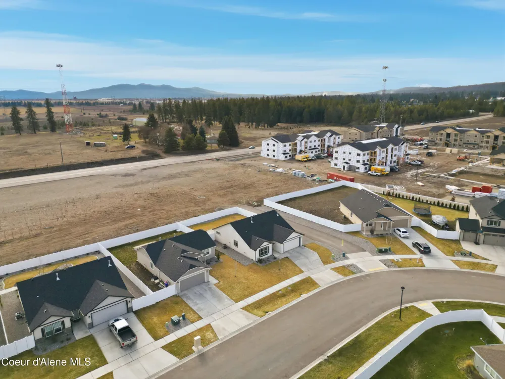 16161 Hadley Loop Rathdrum, ID 83858