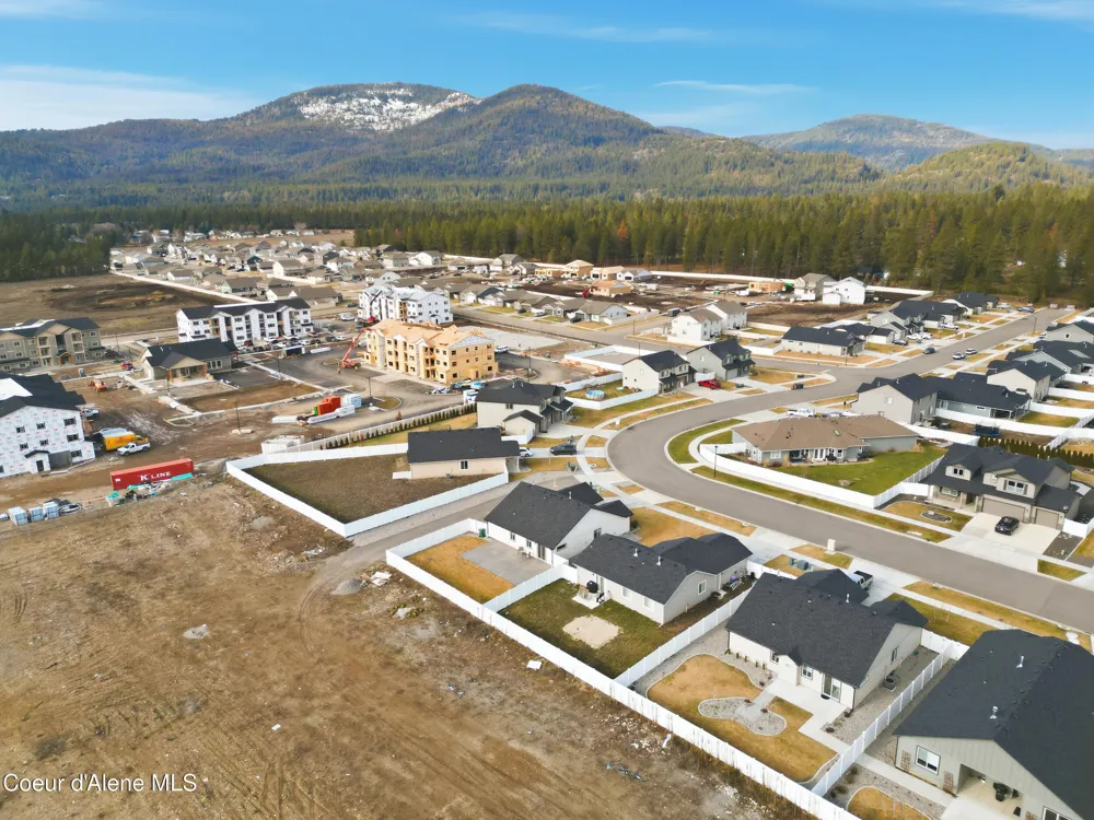 16161 Hadley Loop Rathdrum, ID 83858