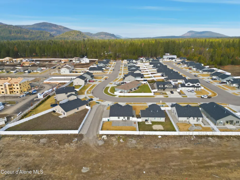16161 Hadley Loop Rathdrum, ID 83858