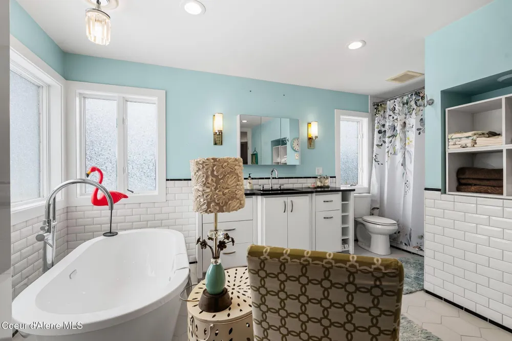 128 Spur Drive Sandpoint, ID 83864