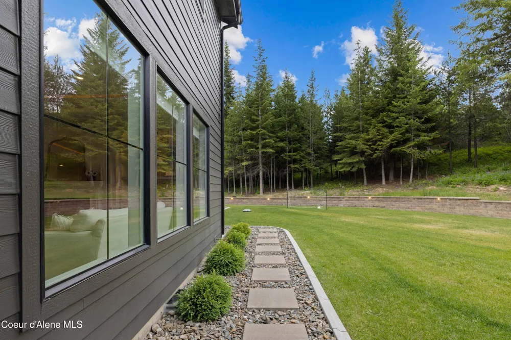 287 Mesa Drive Athol, ID 83801