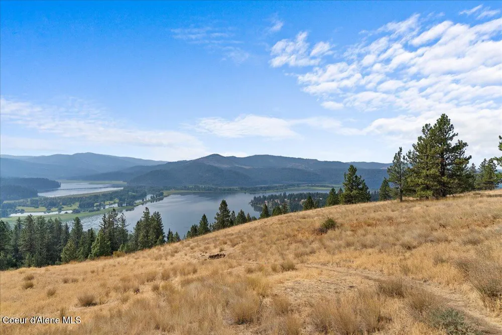 5674 E Holiday Road Harrison, ID 83833