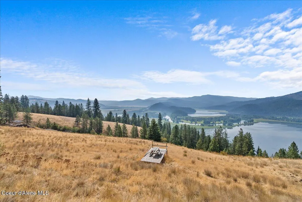 5674 E Holiday Road Harrison, ID 83833
