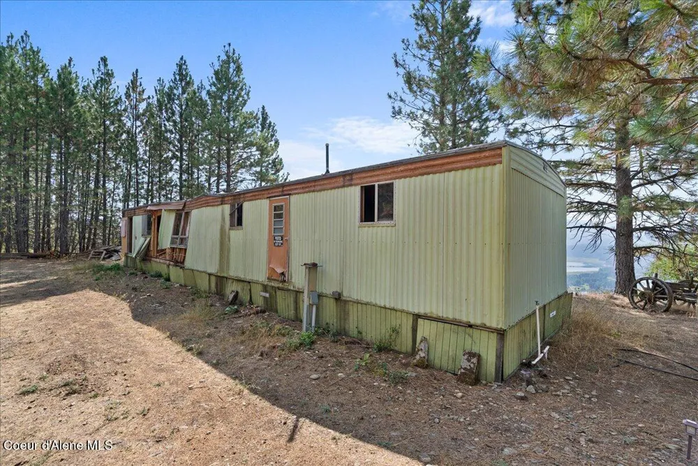 5674 E Holiday Road Harrison, ID 83833