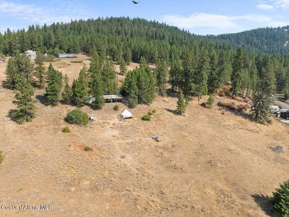 5674 E Holiday Road Harrison, ID 83833