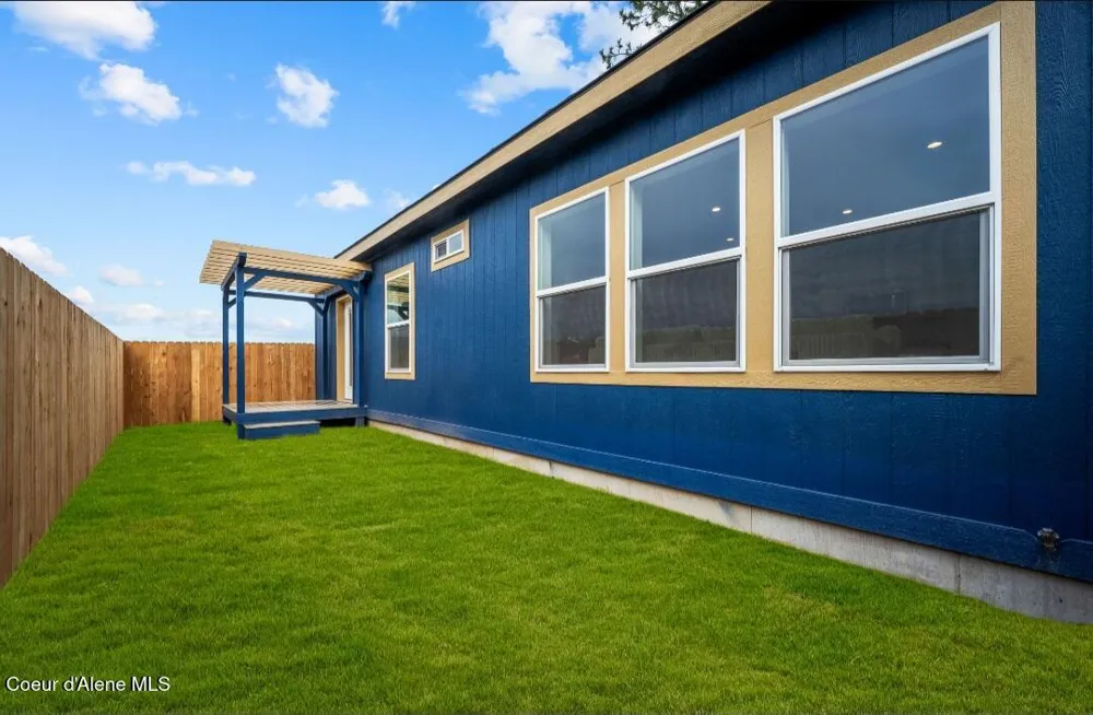 251 8th Street Priest River, ID 83856