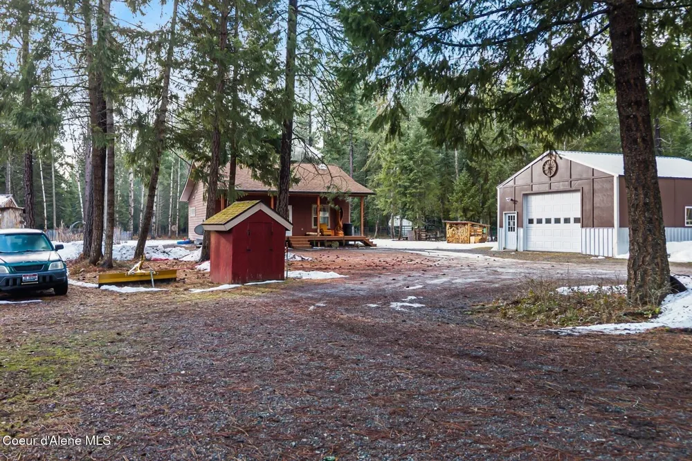 870 Samuels Road Sandpoint, ID 83864