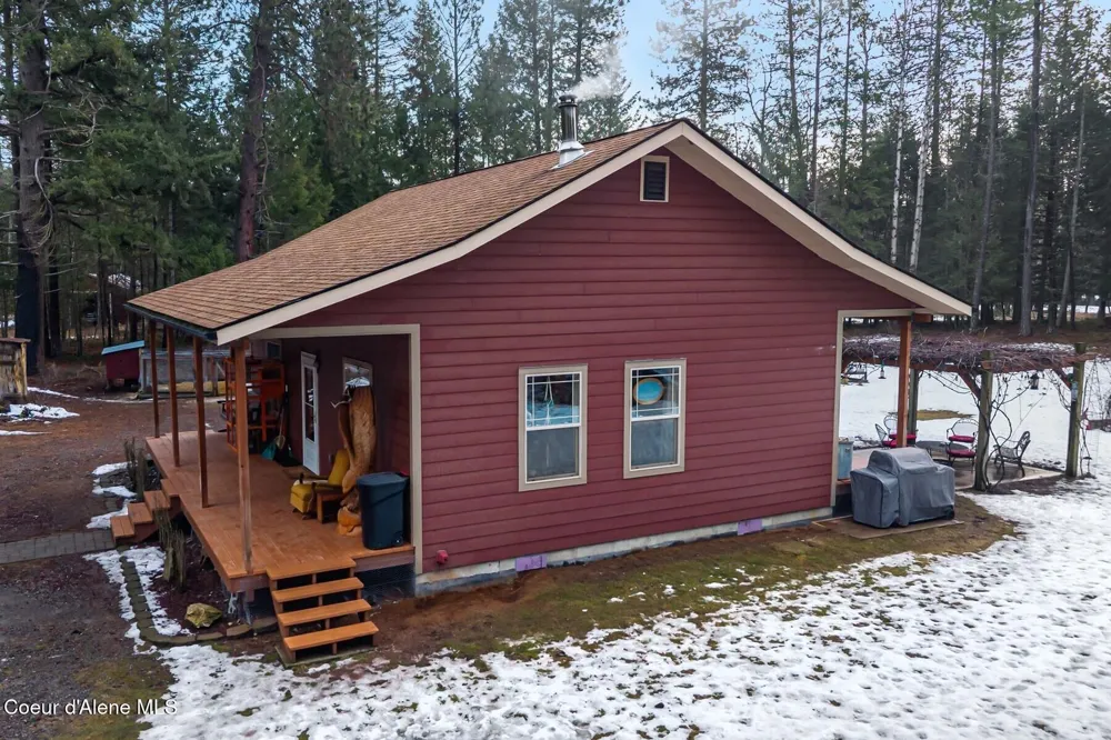 870 Samuels Road Sandpoint, ID 83864