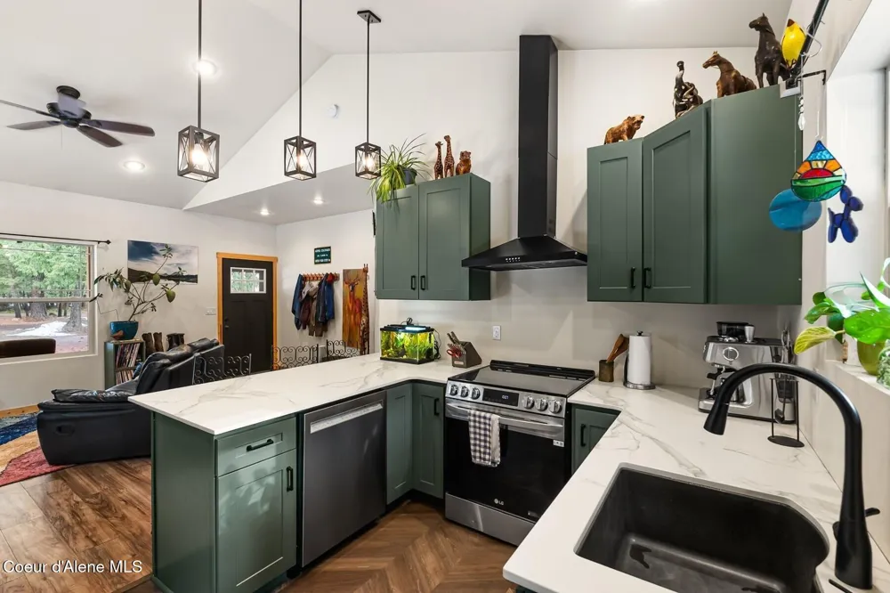 870 Samuels Road Sandpoint, ID 83864