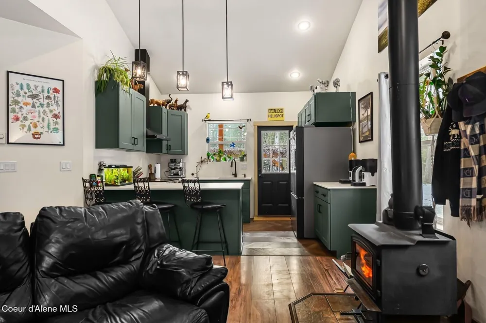 870 Samuels Road Sandpoint, ID 83864