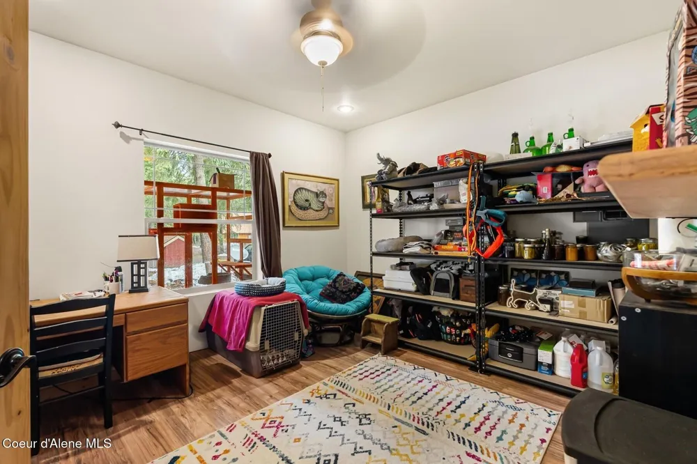 870 Samuels Road Sandpoint, ID 83864