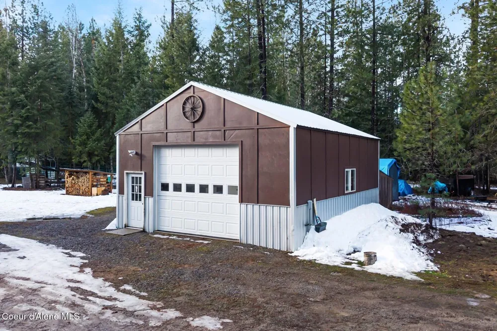 870 Samuels Road Sandpoint, ID 83864
