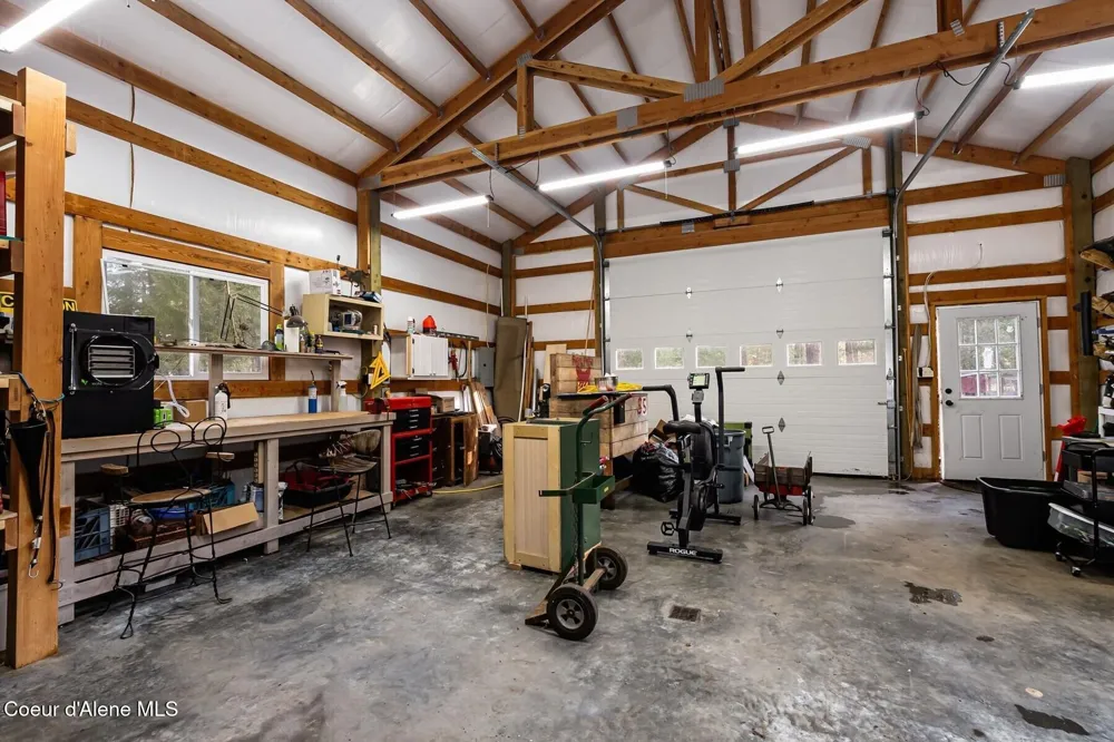 870 Samuels Road Sandpoint, ID 83864