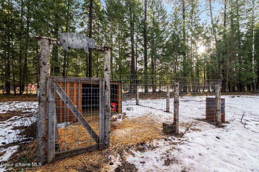 870 Samuels Road Sandpoint, ID 83864