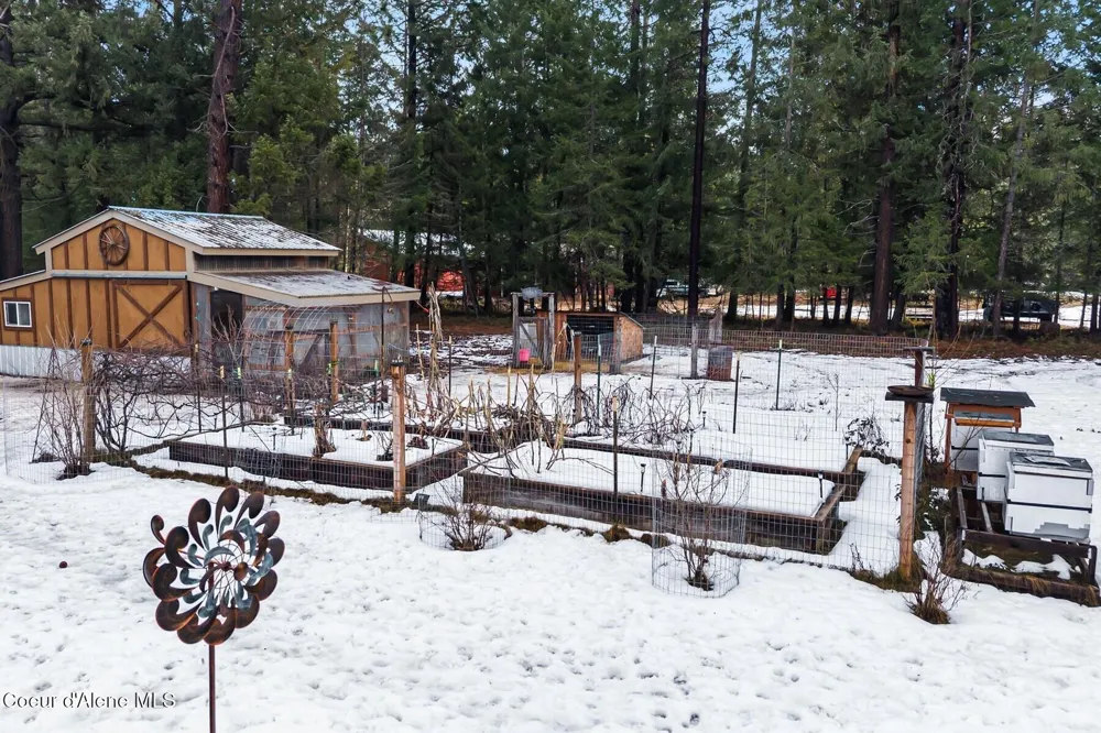 870 Samuels Road Sandpoint, ID 83864