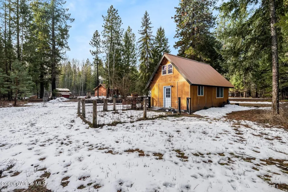 870 Samuels Road Sandpoint, ID 83864