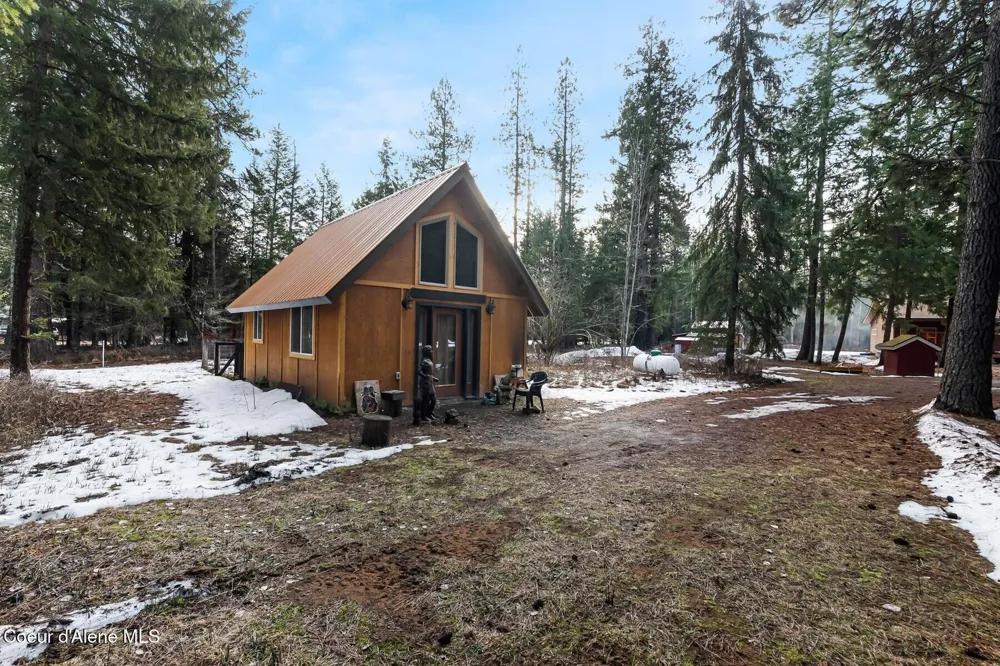 870 Samuels Road Sandpoint, ID 83864