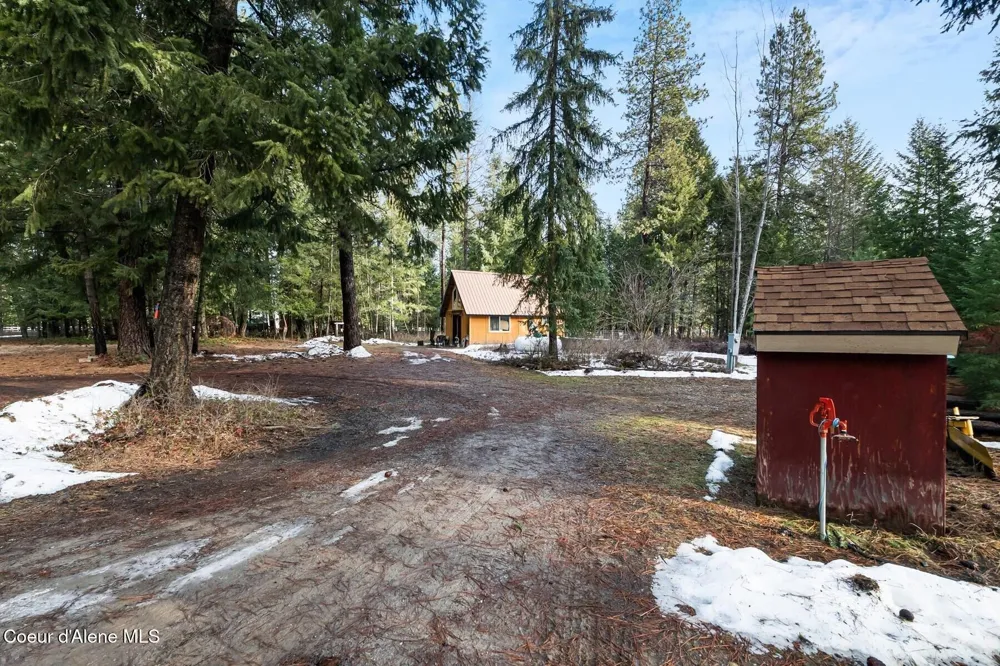 870 Samuels Road Sandpoint, ID 83864