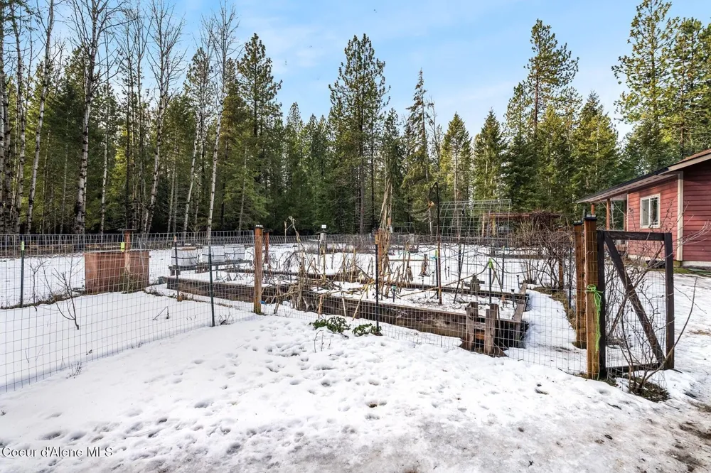 870 Samuels Road Sandpoint, ID 83864