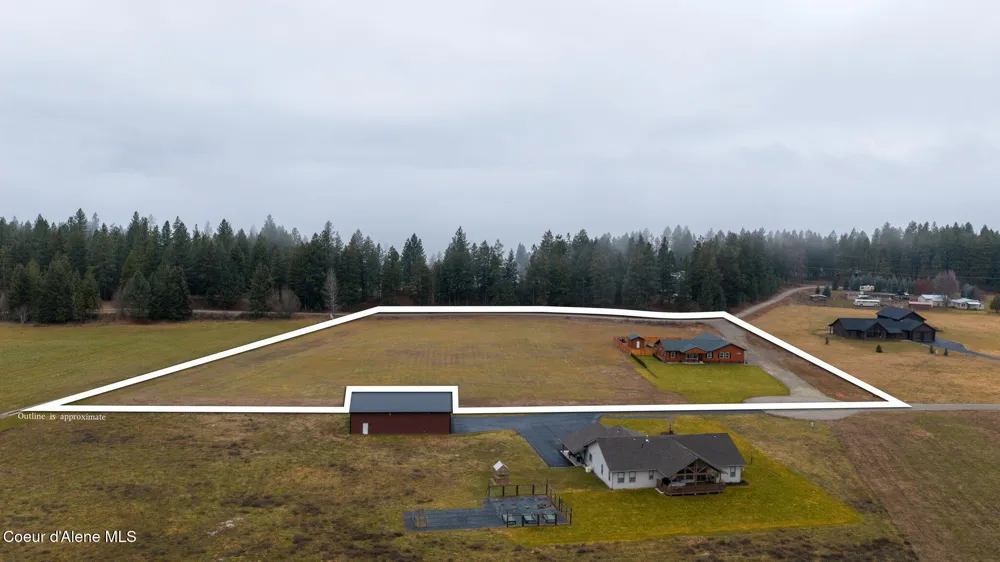 86 Nuthatch Lane Moyie Springs, ID 83845