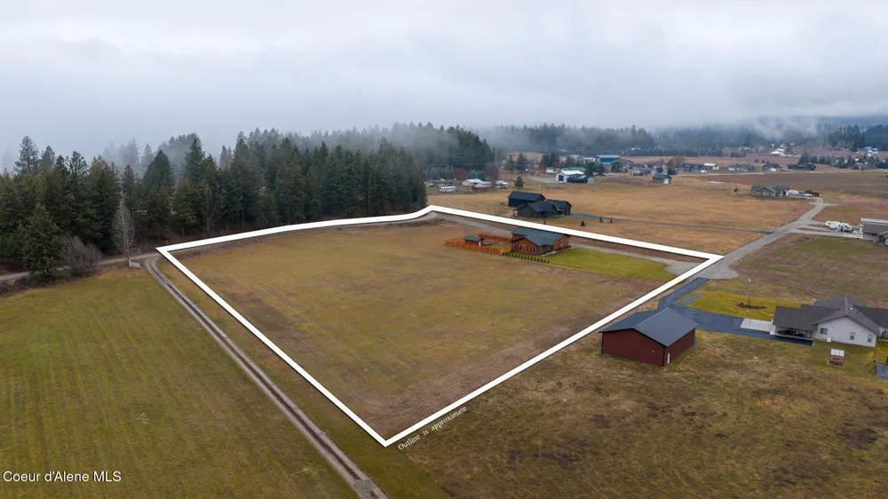 86 Nuthatch Lane Moyie Springs, ID 83845