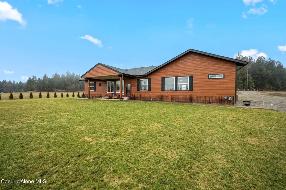 86 Nuthatch Lane Moyie Springs, ID 83845