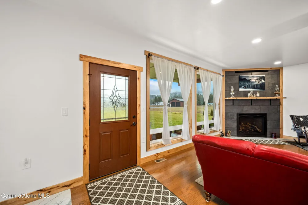 86 Nuthatch Lane Moyie Springs, ID 83845