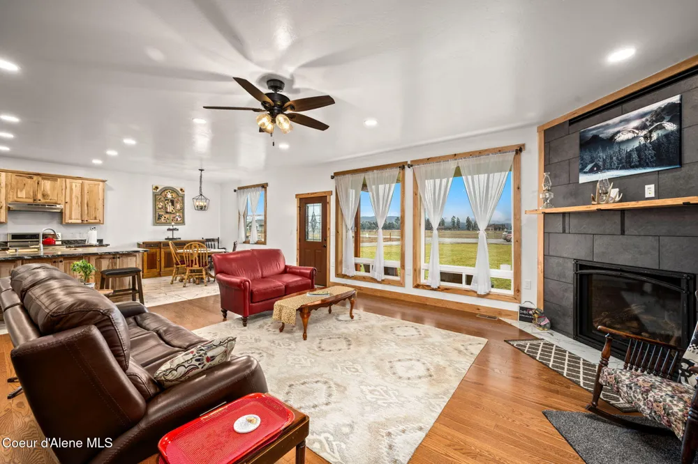 86 Nuthatch Lane Moyie Springs, ID 83845