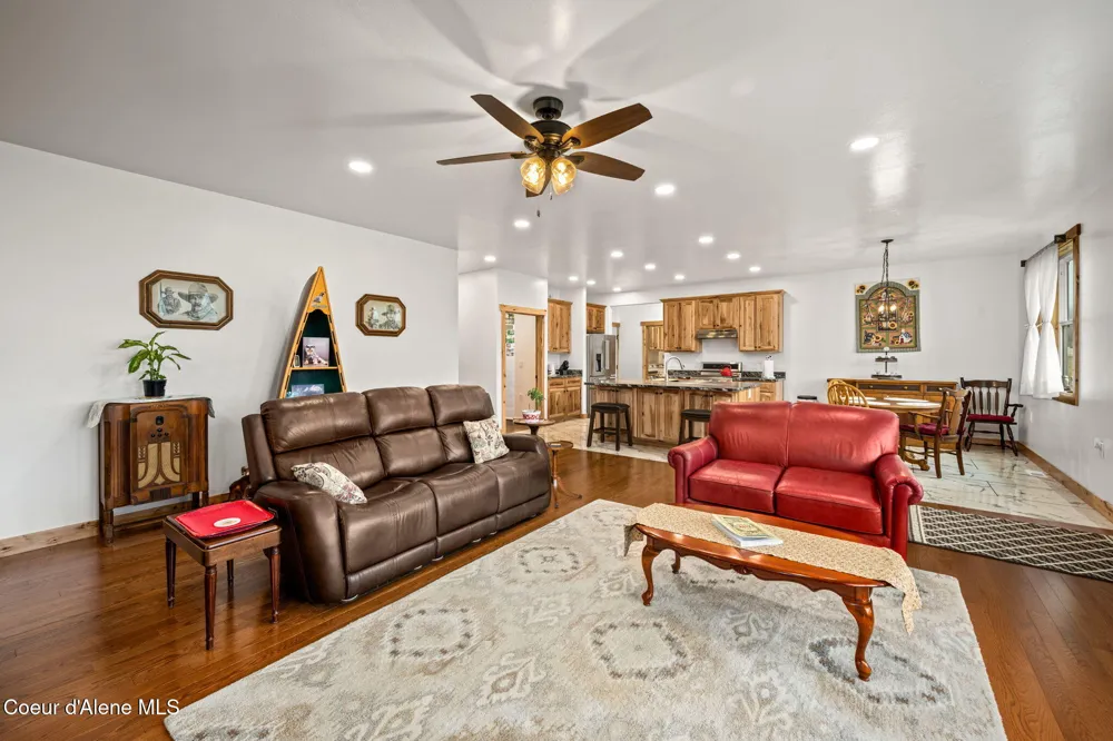 86 Nuthatch Lane Moyie Springs, ID 83845