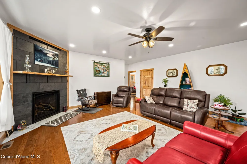 86 Nuthatch Lane Moyie Springs, ID 83845